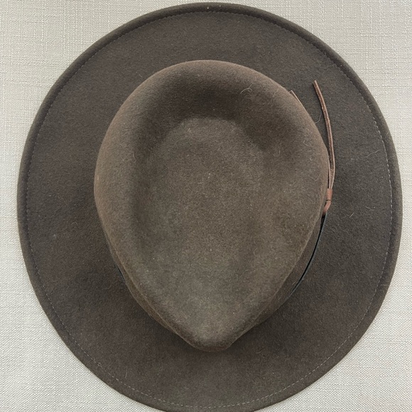 Country Gentlemen Felt Hat with Leather Accent - Picture 3 of 4